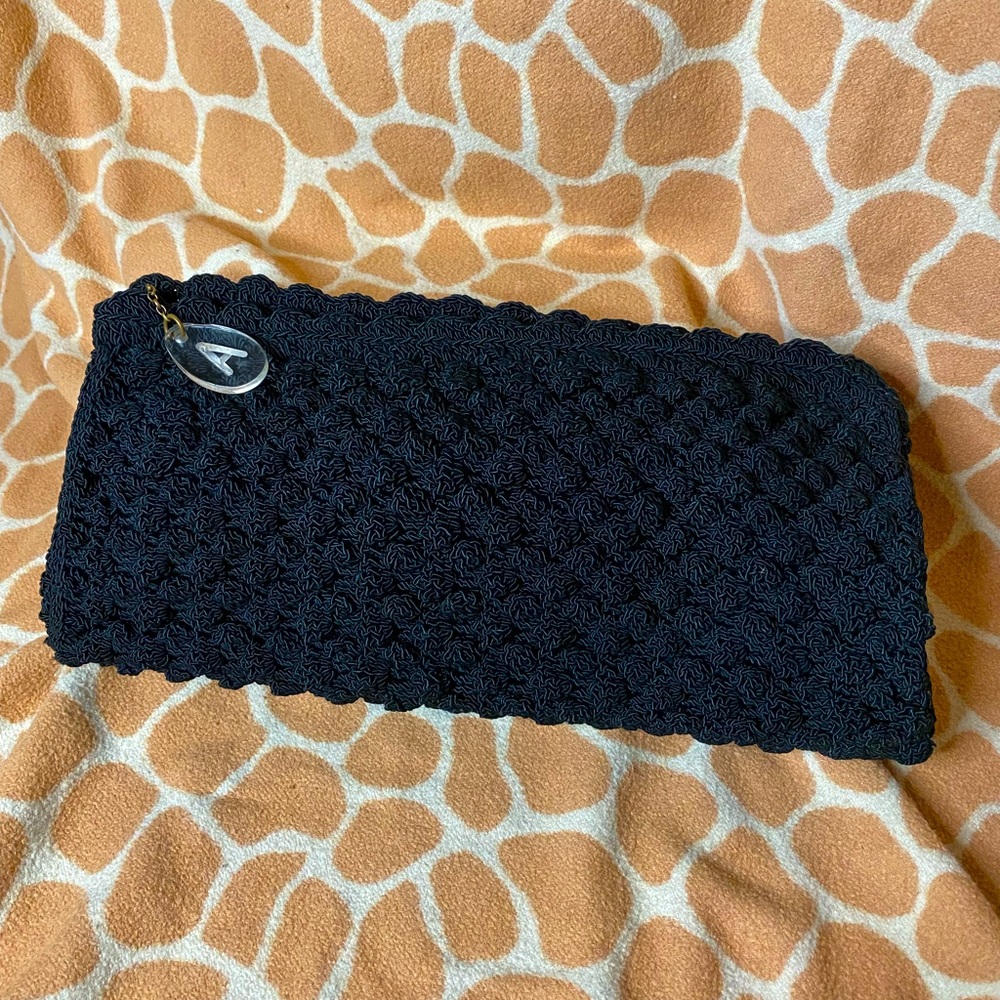 Vintage knit purse “A” letter acrylic pull